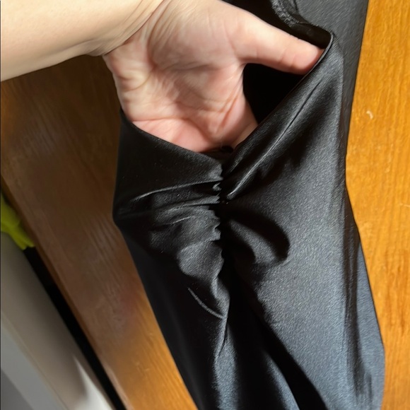 Elegant Black Women's Skirt - Picture 2 of 3